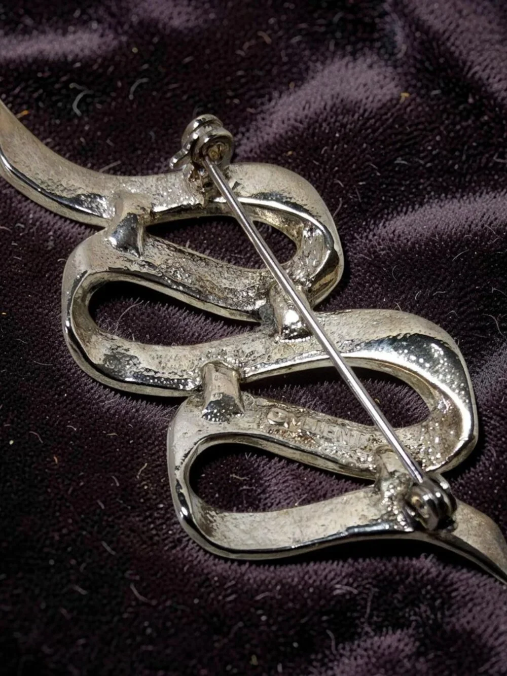 Vintage M Jent Silvertone Ribbon Brooch Pin